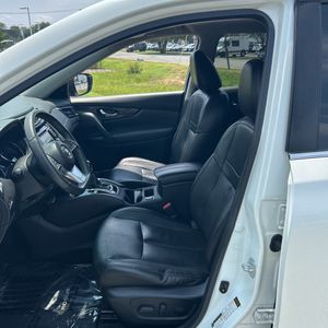 2017 Nissan ROGUE SL — миниатюра 32