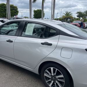 NISSAN VERSA 1.6 S - 6