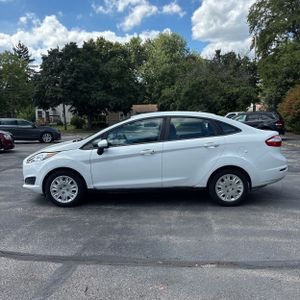 2015 FORD FIESTA S — фото 3