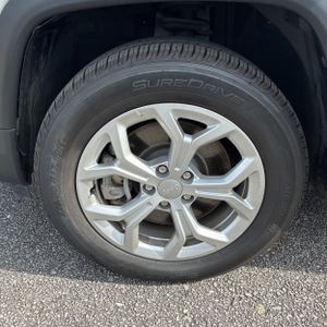 2024 JEEP COMPASS LATITUDE thumbnail 17