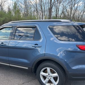 FORD EXPLORER XLT - 6