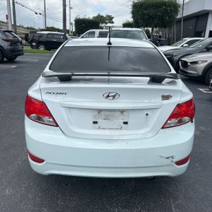 HYUNDAI ACCENT SE - 7