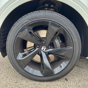 2017 Bentley BENTAYGA BASE — фото 17