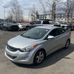 HYUNDAI ELANTRA GLS - 1