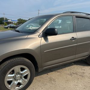 صورة 2 لـ 2011 Toyota RAV4 BASE