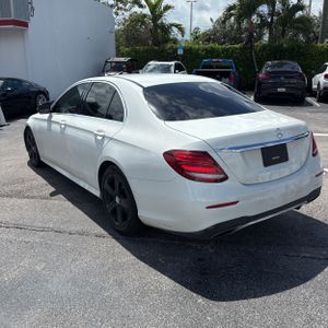 MERCEDES-BENZ E-CLASS - 5