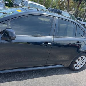 2020 Toyota COROLLA LE photo 4