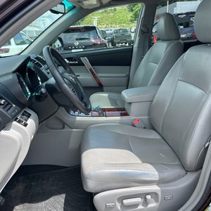 2013 Toyota HIGHLANDER LIMITED 缩略图 31