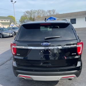 FORD EXPLORER XLT - 7