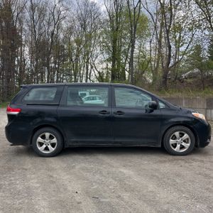 TOYOTA SIENNA - 10