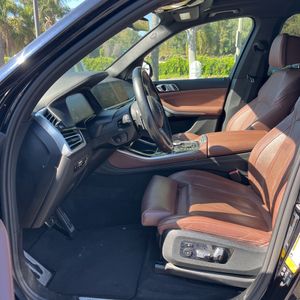 صورة 32 لـ 2020 BMW X5 M50I
