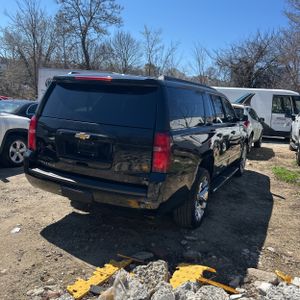 CHEVROLET SUBURBAN LT - 8