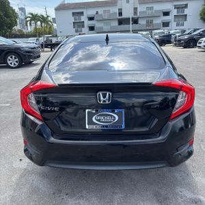 صورة 7 لـ 2016 Honda CIVIC EX-T
