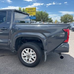 صورة 5 لـ 2024 Toyota TACOMA SR5