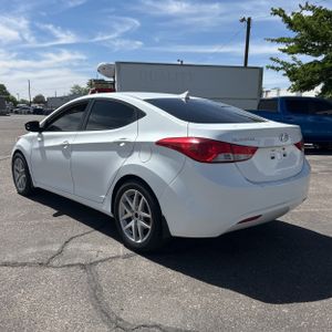 HYUNDAI ELANTRA GLS - 5