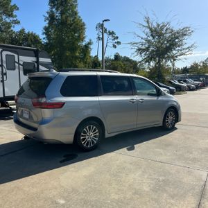 2020 Toyota SIENNA XLE 8-PASSENGER 照片 8
