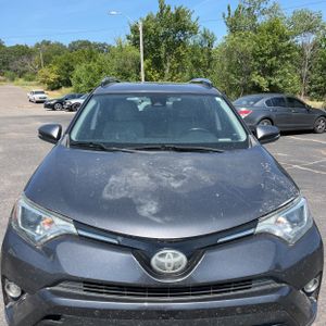 2017 Toyota RAV4 XLE — миниатюра 15
