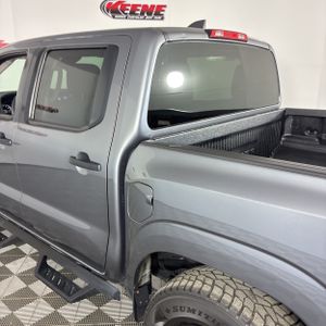 صورة 5 لـ 2022 Nissan FRONTIER S