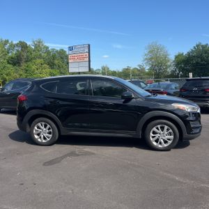 HYUNDAI TUCSON VALUE - 10