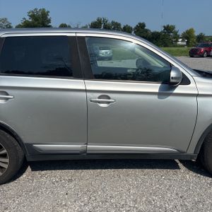 صورة مصغرة 11 لـ 2019 Mitsubishi OUTLANDER SE