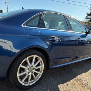 AUDI A4 2.0T PREMIUM - 9