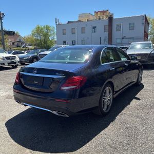 MERCEDES-BENZ E-CLASS - 8