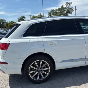 صورة 9 لـ 2019 AUDI Q7 55 PREMIUM