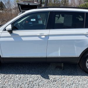 VOLKSWAGEN TIGUAN 2.0T SE 4MOTION - 3