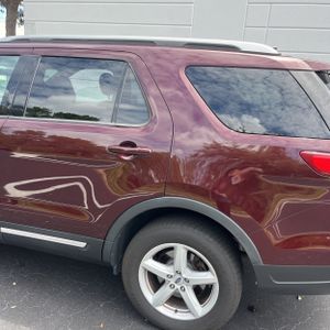 FORD EXPLORER XLT - 6