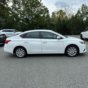 2017 Nissan SENTRA S 照片 10