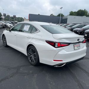 صورة 5 لـ 2024 Lexus ES 350 BASE
