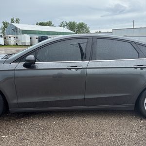 FORD FUSION SE - 4