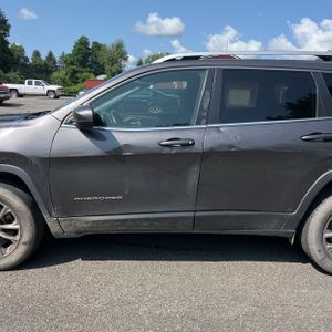 2019 JEEP CHEROKEE LATITUDE PLUS 照片 4