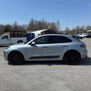 PORSCHE MACAN GTS - 3