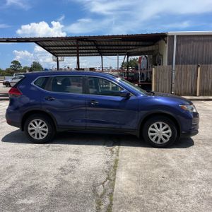 2017 Nissan ROGUE SV — фото 10
