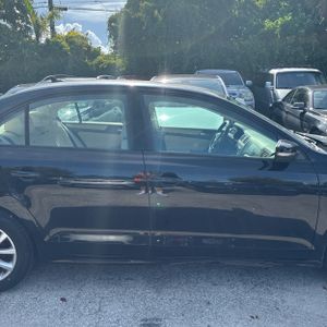 صورة 11 لـ 2011 Volkswagen JETTA SE