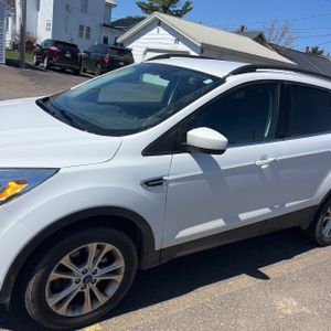 FORD ESCAPE SE - 2