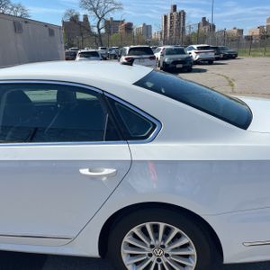 VOLKSWAGEN PASSAT 1.8T SE - 6