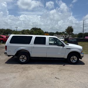 FORD EXCURSION XLT - 10