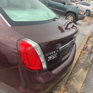 صورة 7 لـ 2010 Lincoln MKS BASE