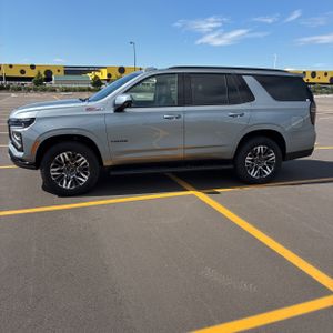 2025 Chevrolet TAHOE Z71 照片 3