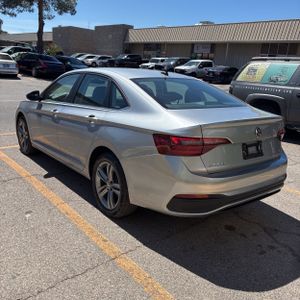 VOLKSWAGEN JETTA SE - 5