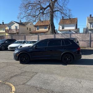 VOLKSWAGEN TIGUAN SE R-LINE BLACK 4MOTION - 3