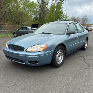 FORD TAURUS SE - 1