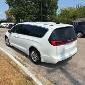 صورة 4 لـ 2025 Chrysler PACIFICA SELECT