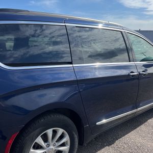 CHRYSLER PACIFICA TOURING-L - 9
