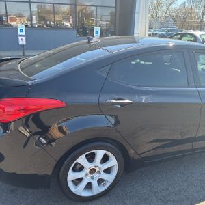 HYUNDAI ELANTRA LIMITED - 9