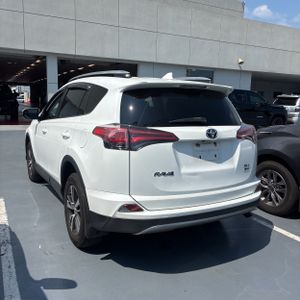 2018 Toyota RAV4 XLE photo 5