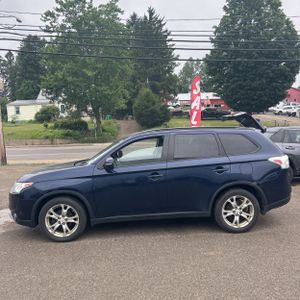 صورة 3 لـ 2015 Mitsubishi OUTLANDER SE