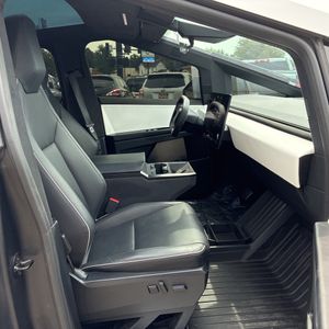 صورة مصغرة 33 لـ 2024 Tesla CYBERTRUCK BASE